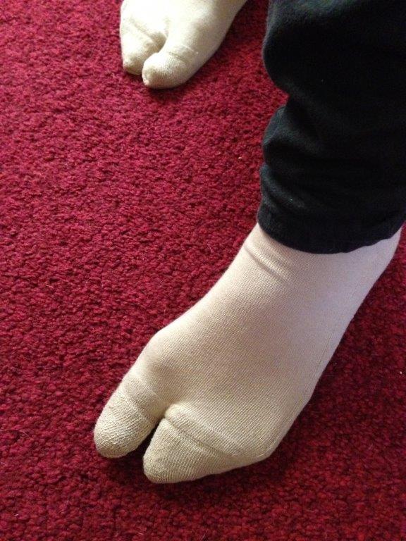 Sew Simple Tabi Socks with this Quick and Easy Way to Make Toe Socks